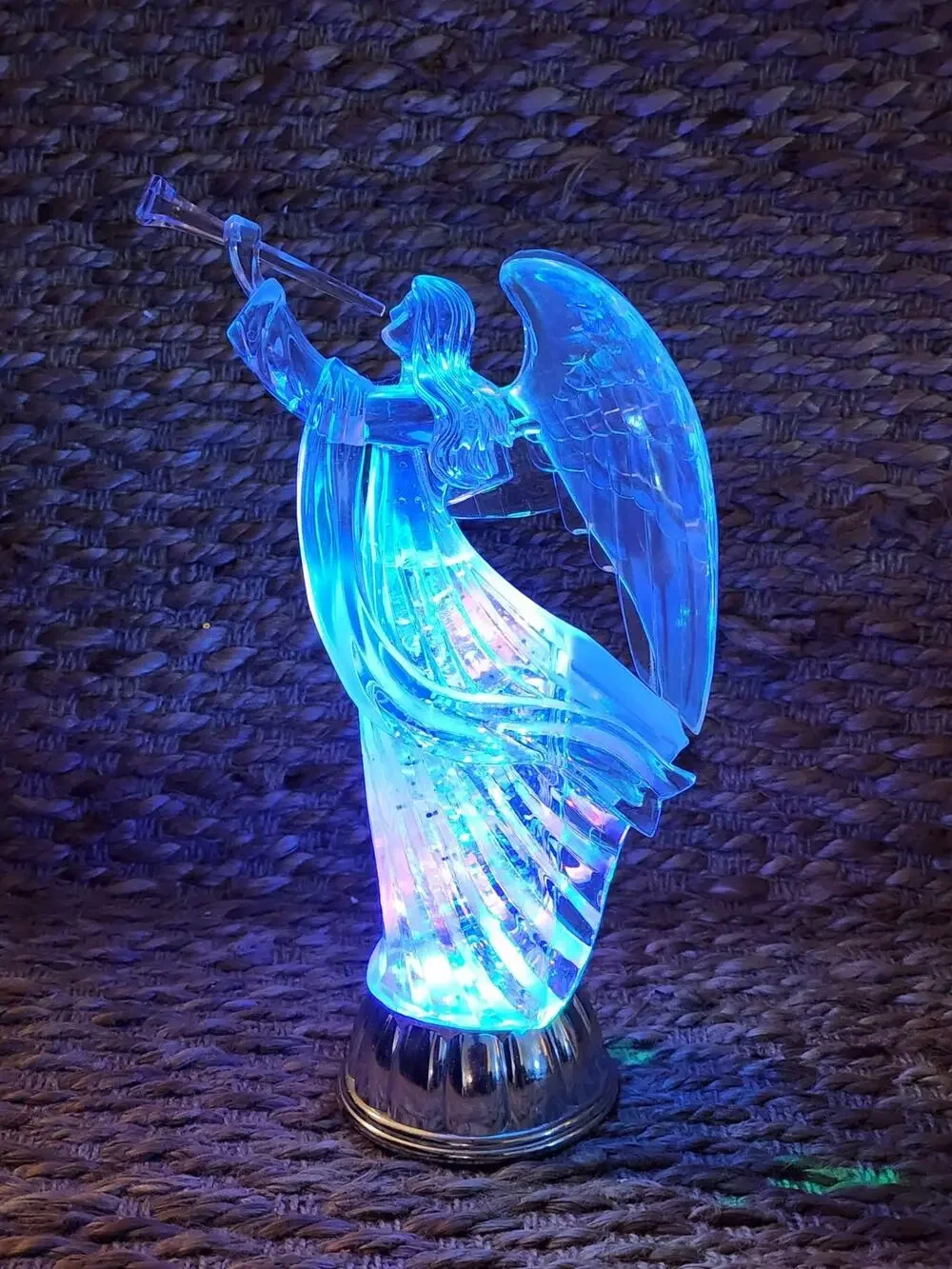 Graceful Christmas Angel Figurine Multicolor LED Swirling Water Globe Battery